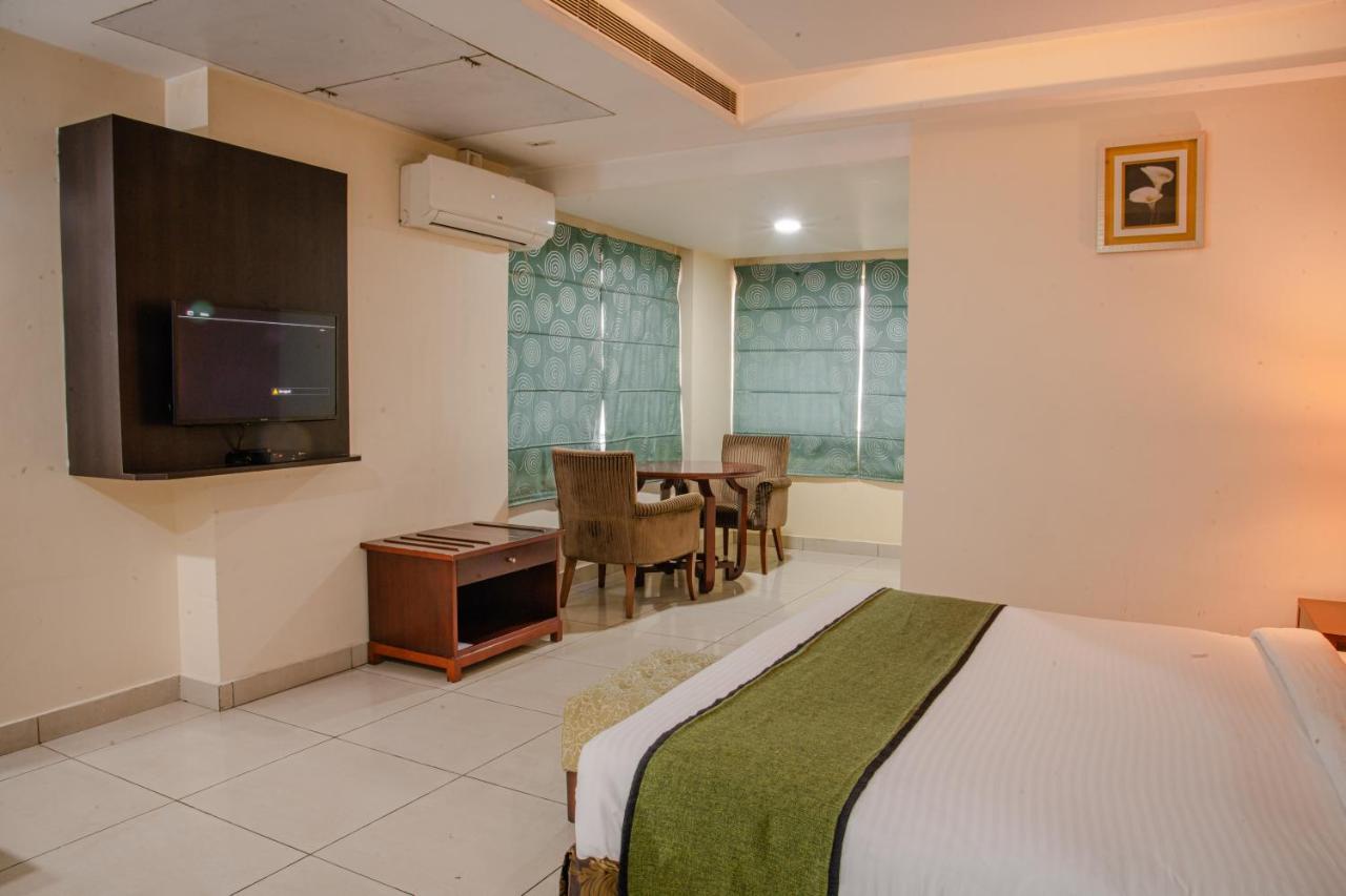 Hotel Gateway Grandeur Guwahati Eksteriør billede