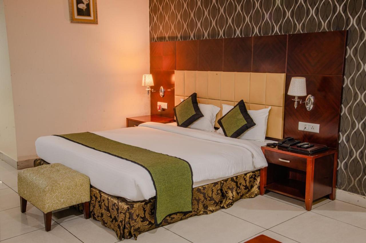 Hotel Gateway Grandeur Guwahati Eksteriør billede