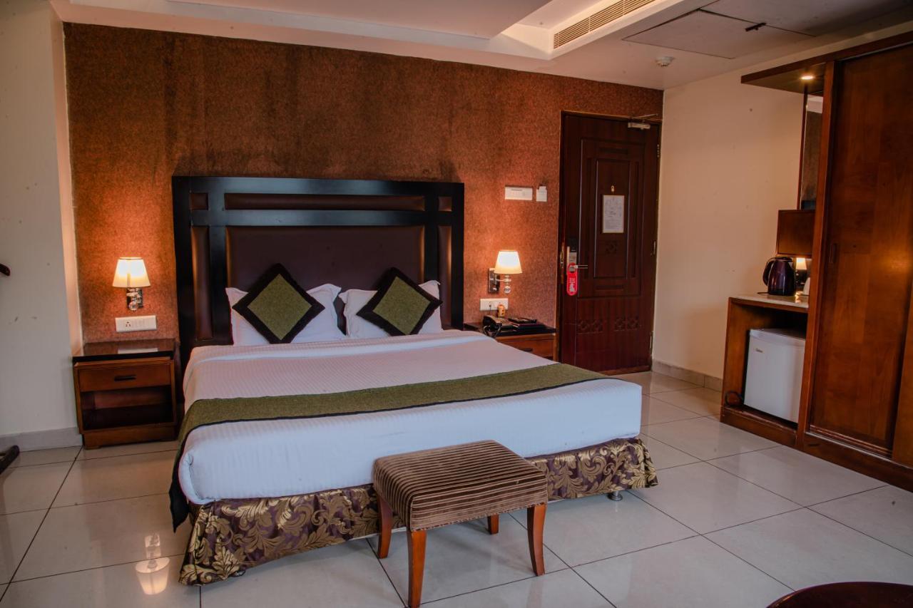 Hotel Gateway Grandeur Guwahati Eksteriør billede