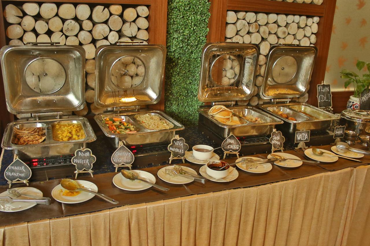 Hotel Gateway Grandeur Guwahati Eksteriør billede